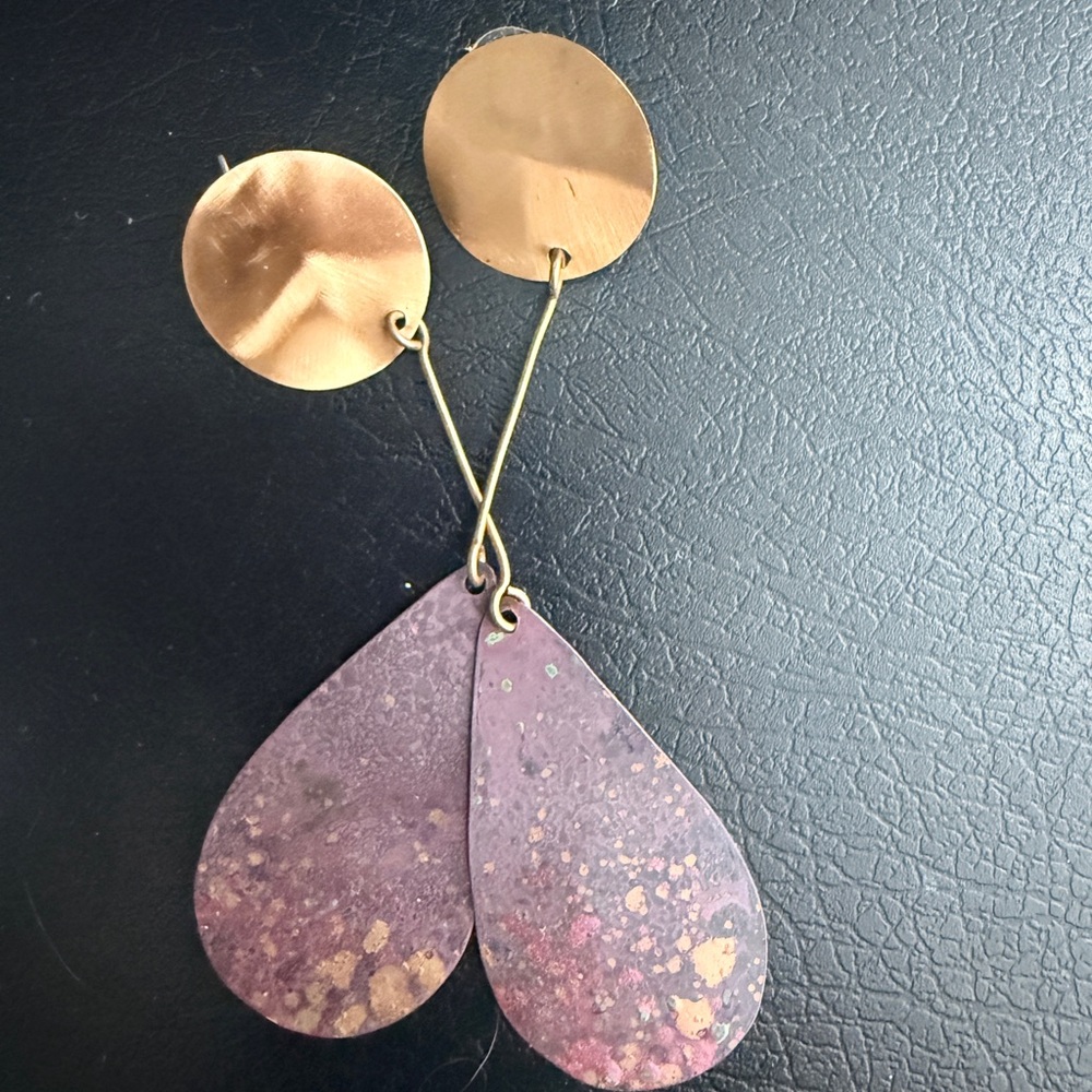 Sibilia teardrop brass earrings